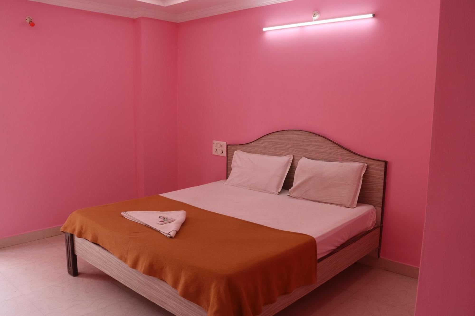 Sujan Residency'S Villa Tirupati Buitenkant foto